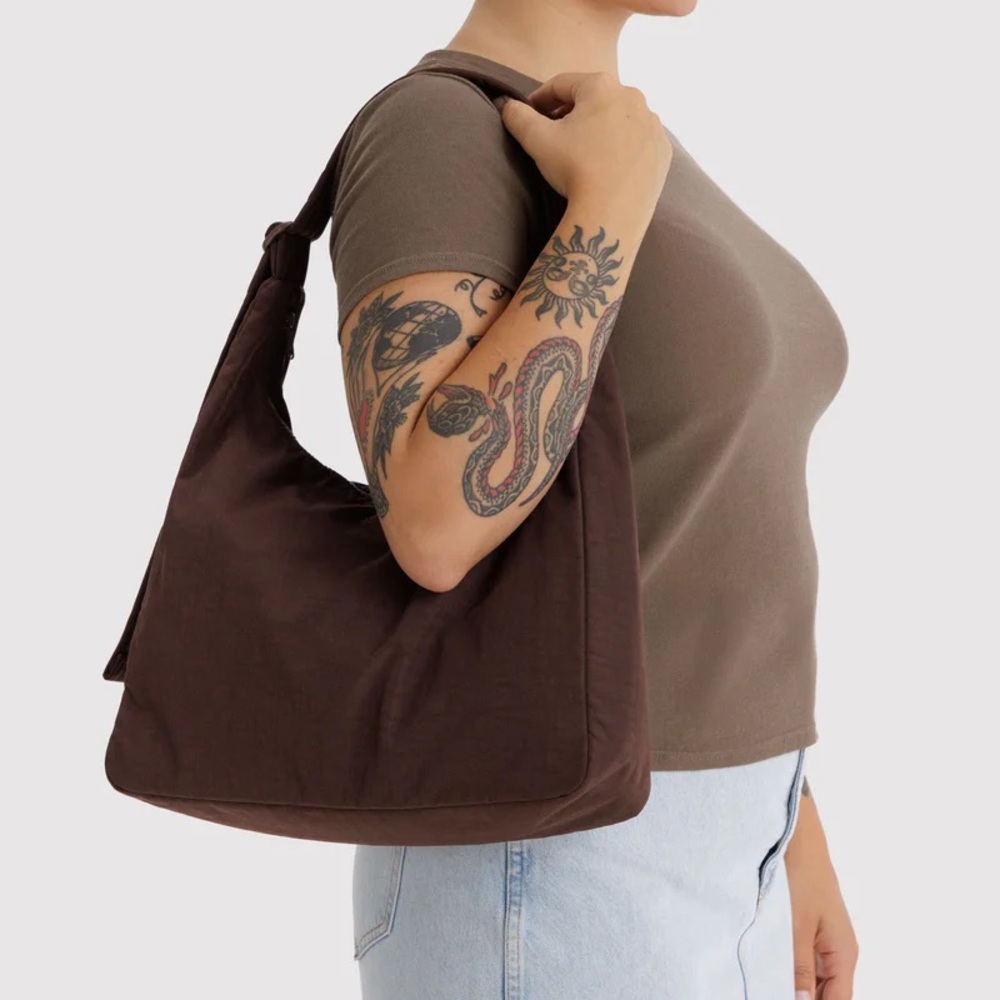 Baggu Nylon Shoulder Bag in Coffee - Picture 2 of 3